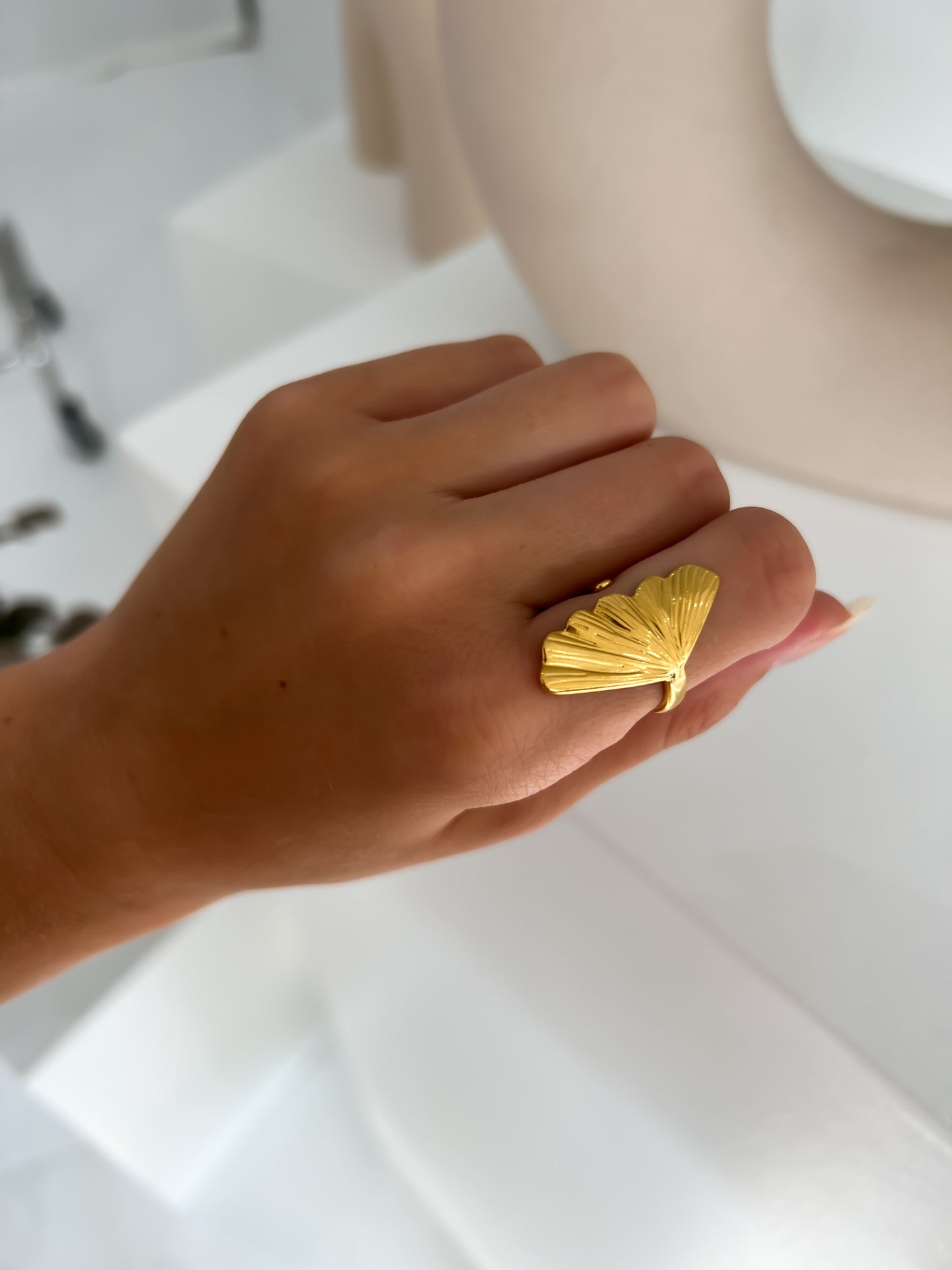 LEAF ME BE GOLD RING