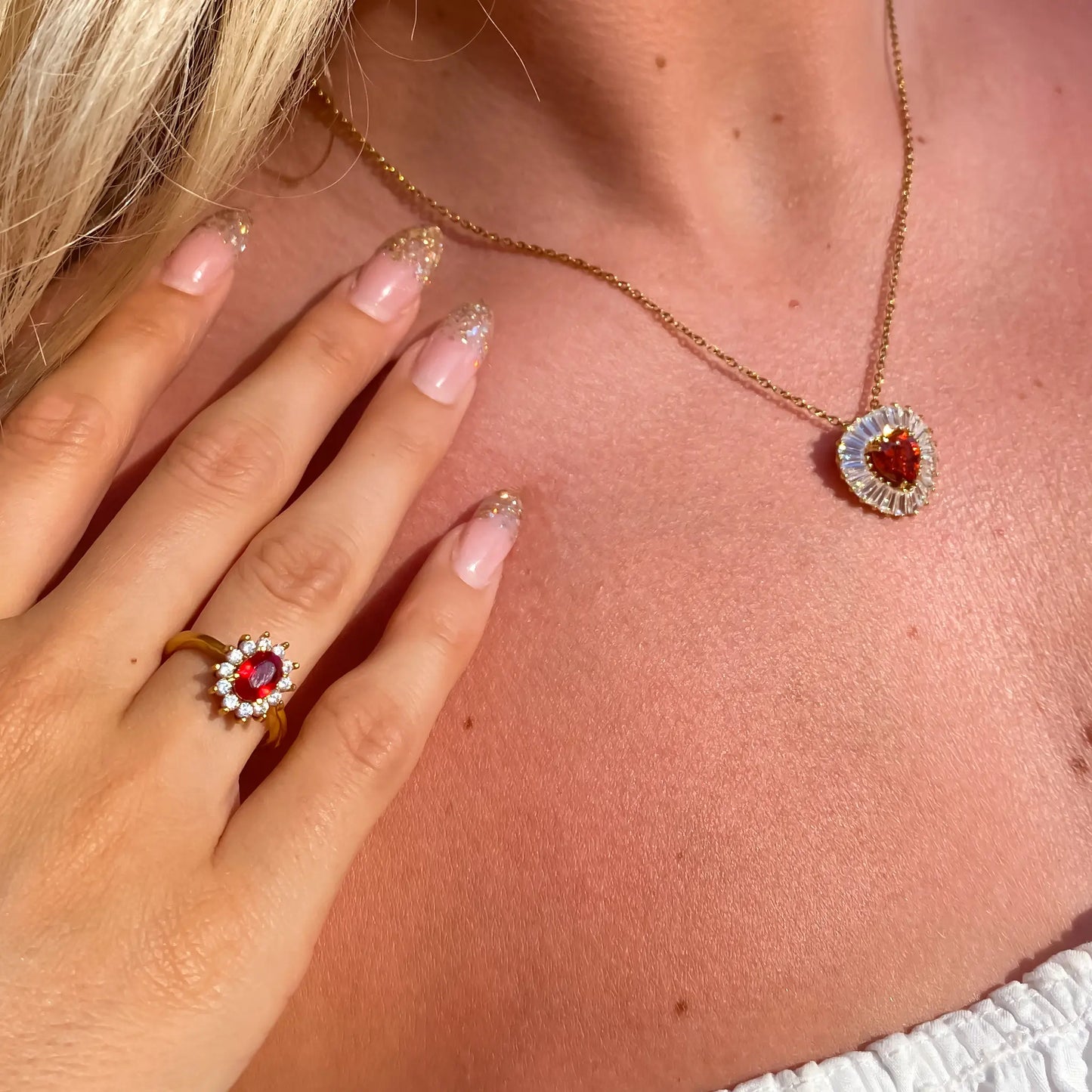 ELISABETH RED RING
