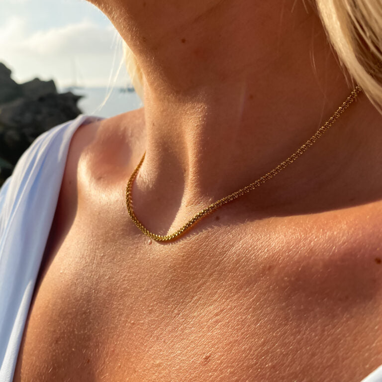 HELICAL GOLD NECKLACE