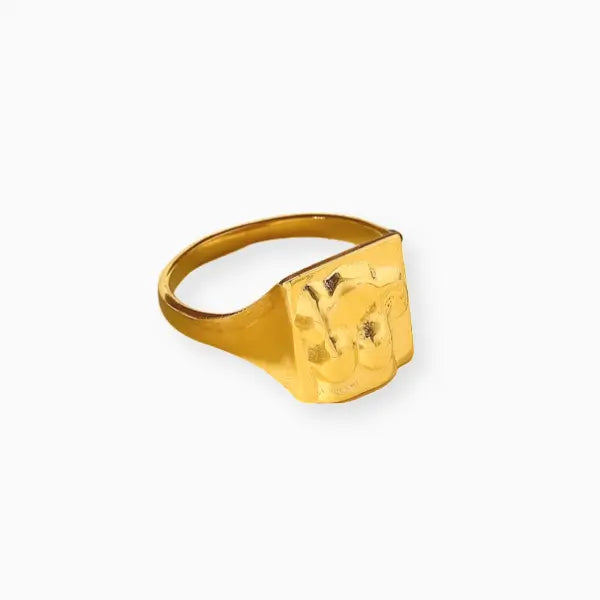 WOMAN RING