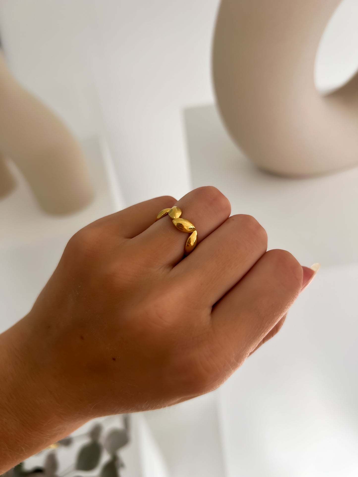 PEACEFUL GOLD RING