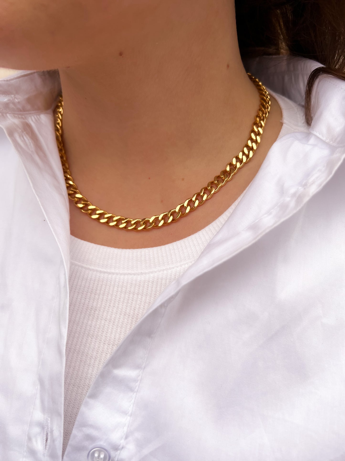 DECENT CHAIN NECKLACE